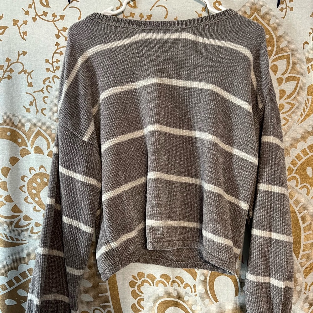 AE sweater